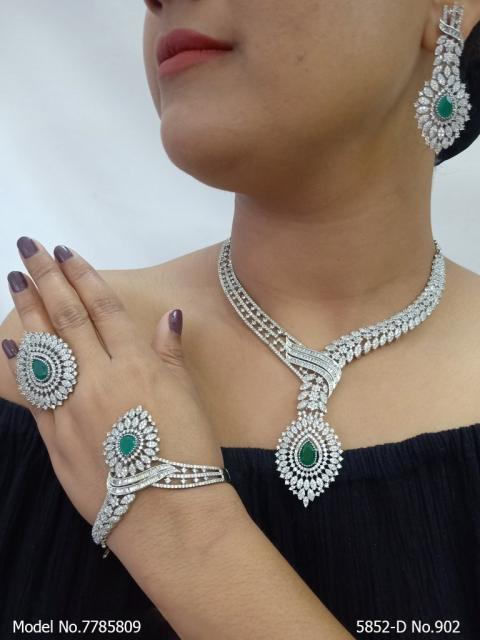 Statement American Diamond Set