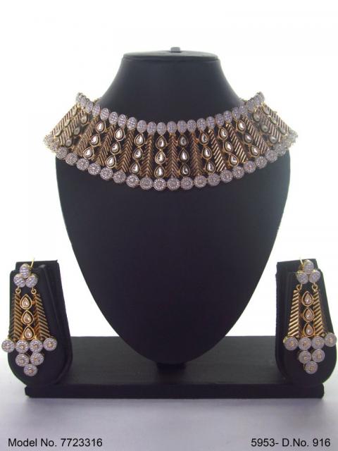 Traditional Zirconia Jewelry Set for Classy Women