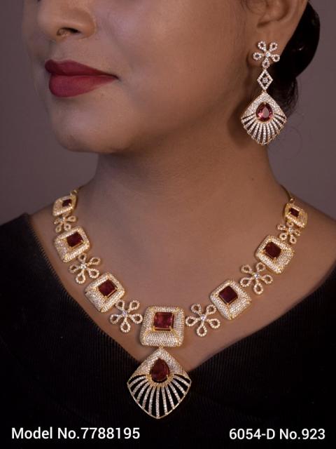 Necklace Designed by Passionate Craftsmen !