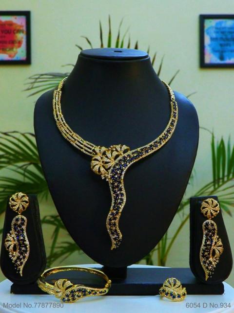 Wholesale Traditional Necklace Set