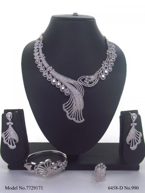 Traditional Zirconia Jewelry Set for Classy Women