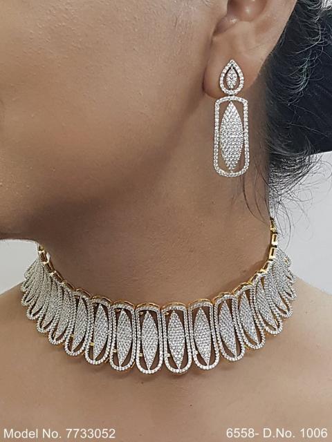 Necklace Set with Classic earrings