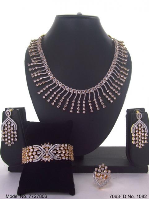 Traditional Zirconia Jewelry Set for Classy Women