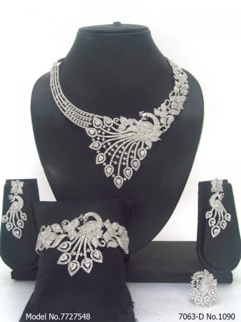 Statement American Diamond Set