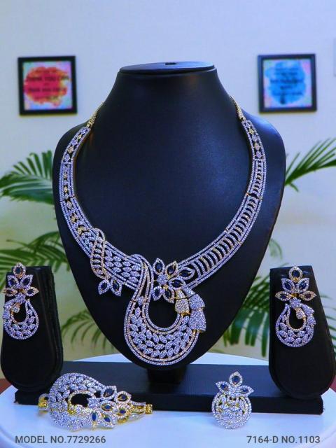 Necklace Designed by Passionate Craftsmen !