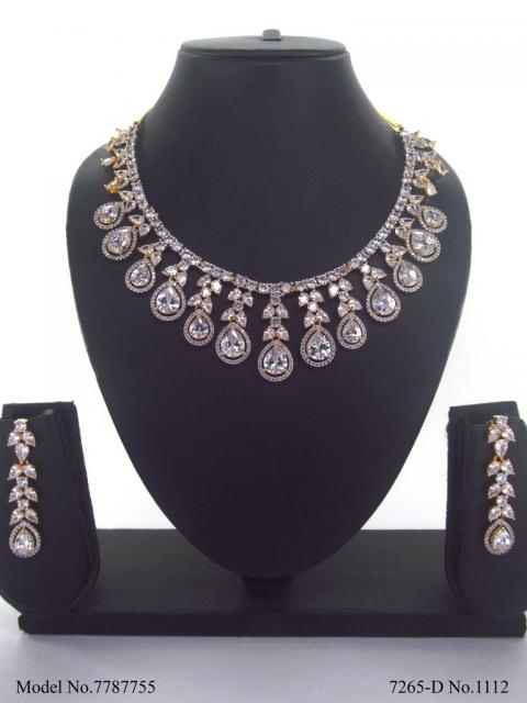 Traditional Zirconia Jewelry Set for Classy Women