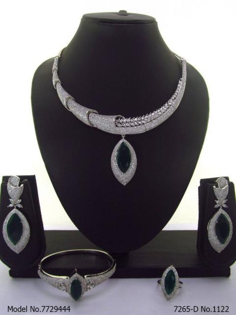 Amazing Traditional Jewelry Set