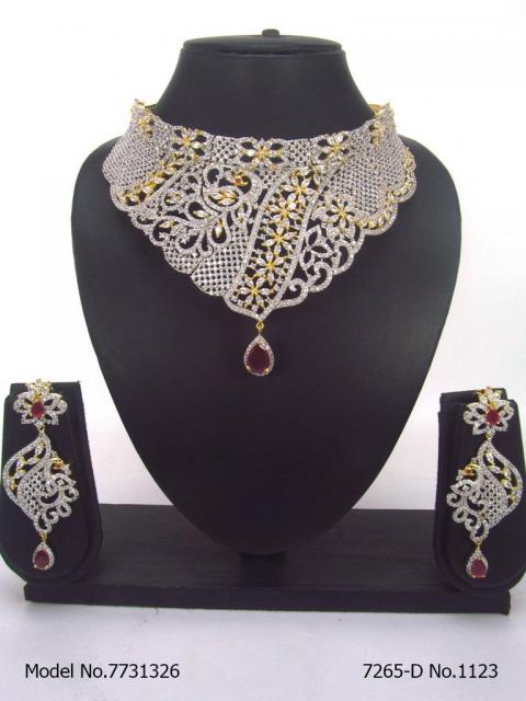 eye catchy Necklace set