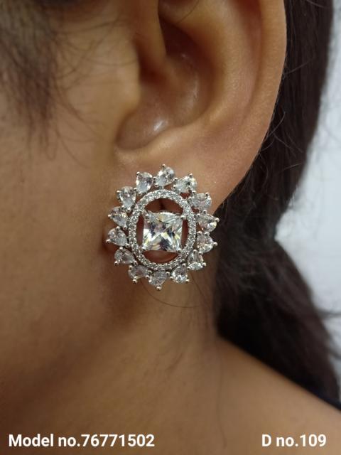 Daily wear diamond studs at wholesale price