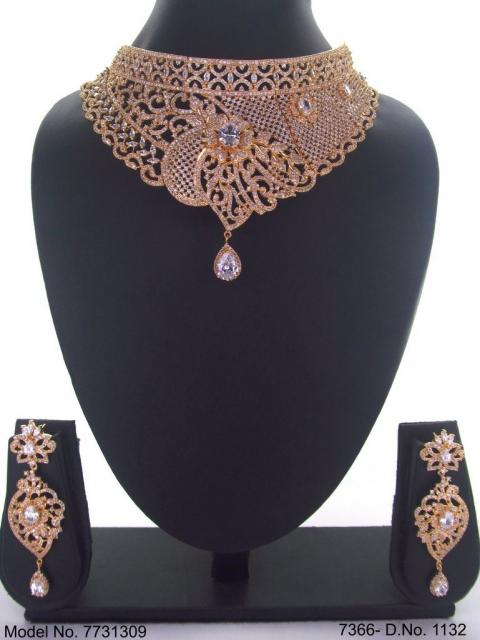 Necklace Set with Classic earrings