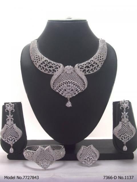 Trendy Traditional Necklace Set | Ideal Birthday Gift