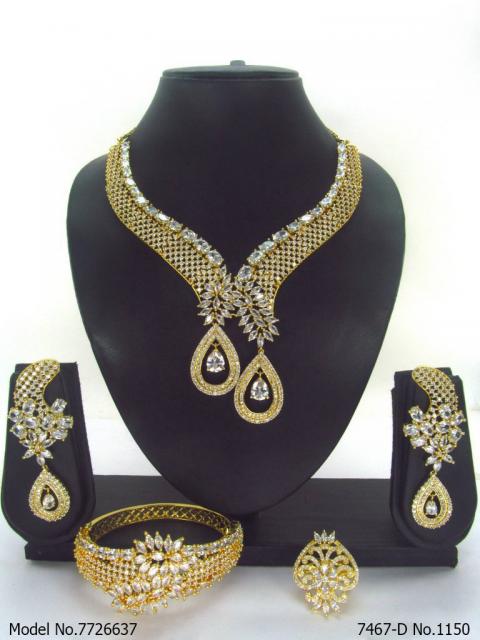 Amazing Traditional Jewelry Set