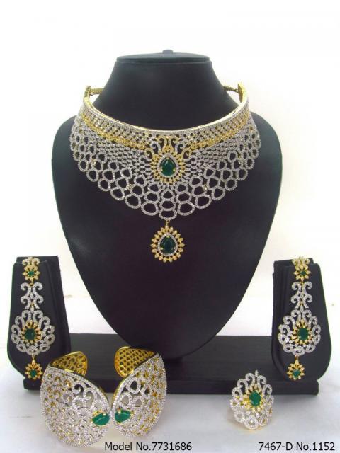 eye catchy Necklace set