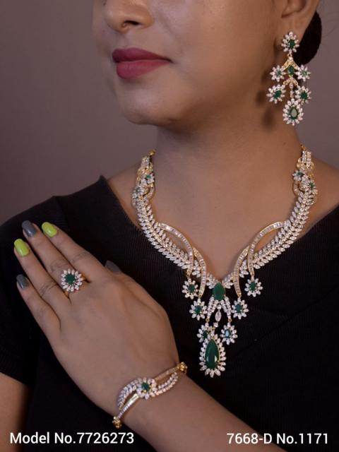 Wholesale Traditional Necklace Set