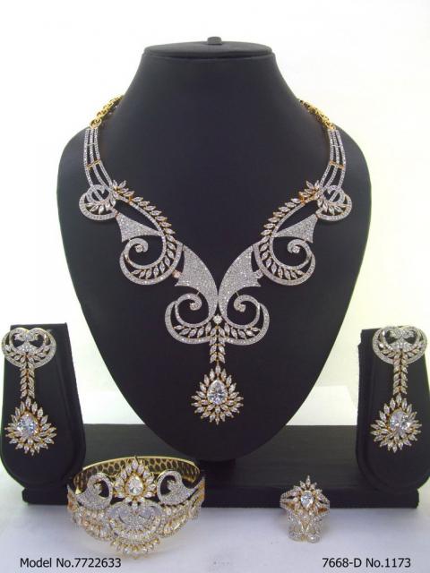 Statement Necklaces in Trend