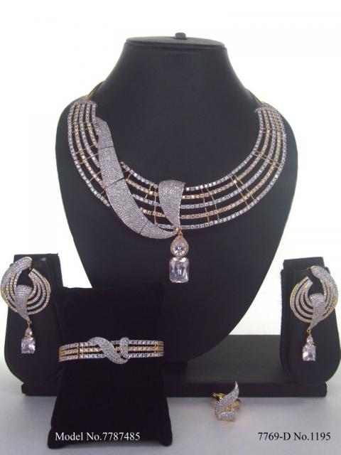 Traditional Zirconia Jewelry Set for Classy Women