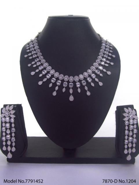 Traditional Zirconia Jewelry Set for Classy Women