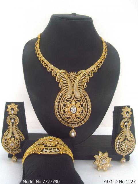 Handmade Traditional Masterpiece Zircon Jewelry Set