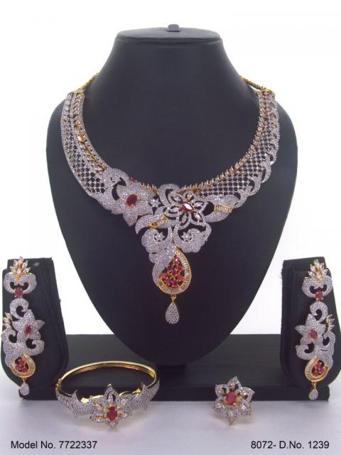 Statement American Diamond Set