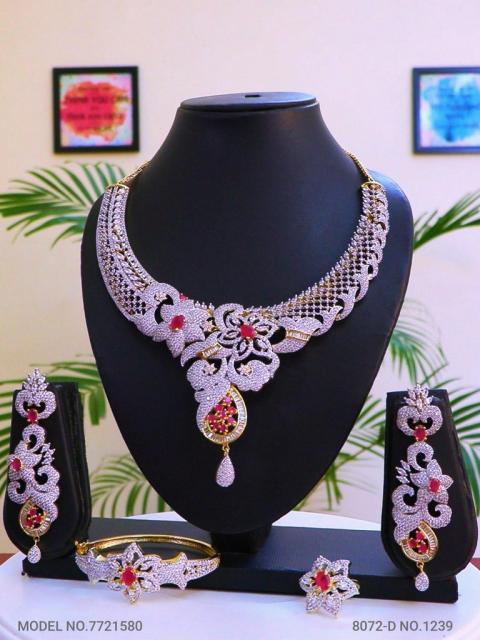 Wholesale Traditional Necklace Set