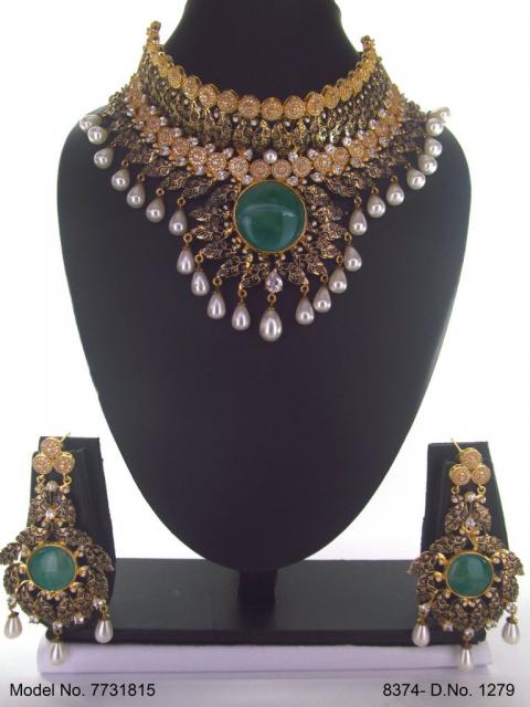 Necklace Set with Classic earrings