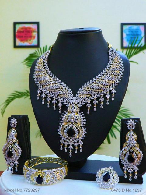 Traditional Necklaces in Trend