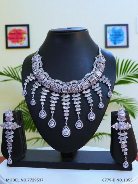 Necklace Designed by Passionate Craftsmen !