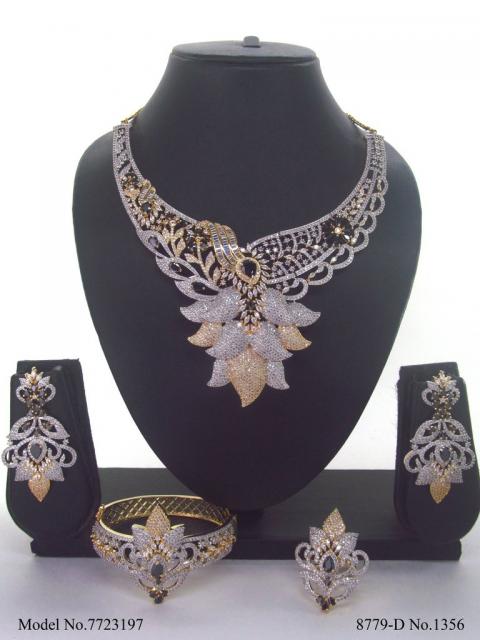 Necklace Designed by Passionate Craftsmen !