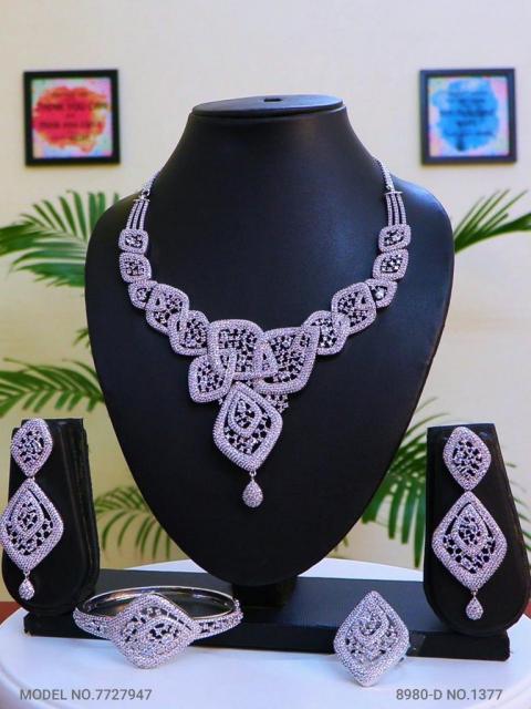 Wholesale Traditional Necklace Set