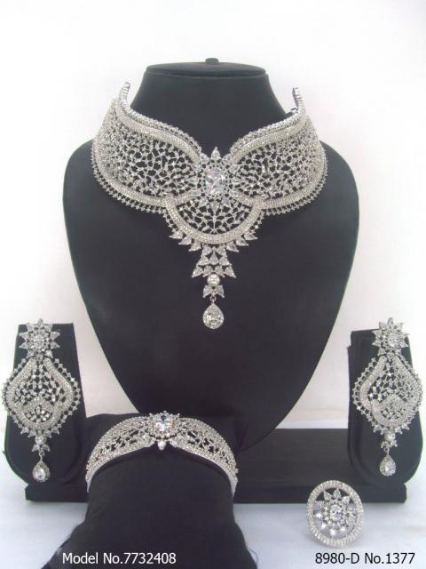 eye catchy Necklace set