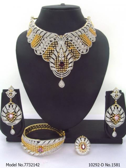 Imitaion Diamond looking Jewelry Set