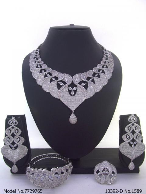 Statement Necklaces in Trend