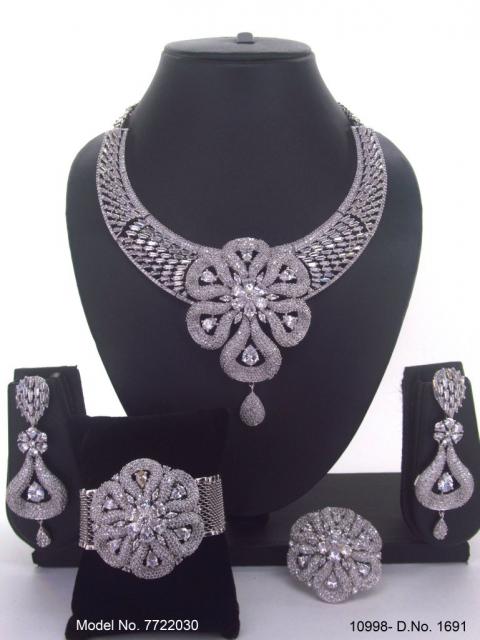 Wholesale Traditional Necklace Set