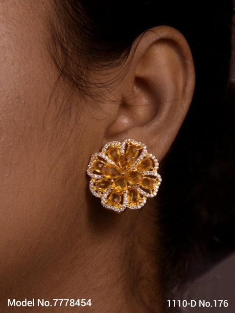 Daily wear diamond studs at wholesale price