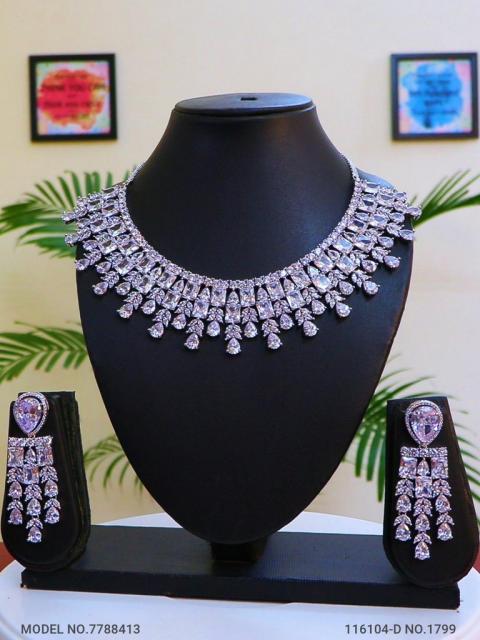 Statement Necklaces in Trend