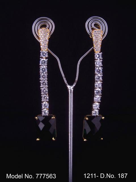 Zircon Earrings can be a Gift