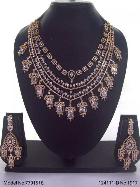 Traditional Zirconia Jewelry Set for Classy Women