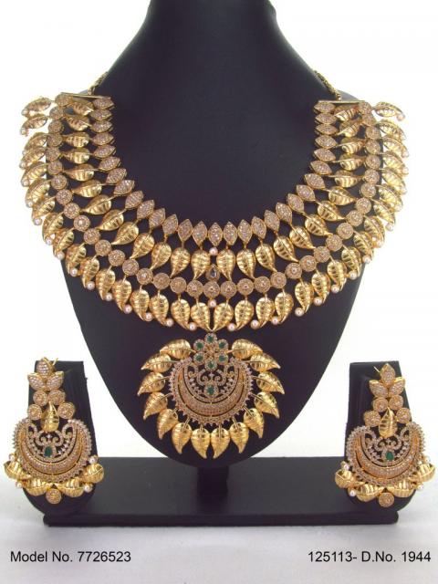 Traditional Necklaces in Trend