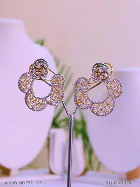 Zircon Earrings can be a Gift