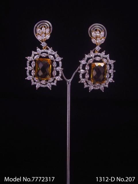 Zircon Earrings can be a Gift